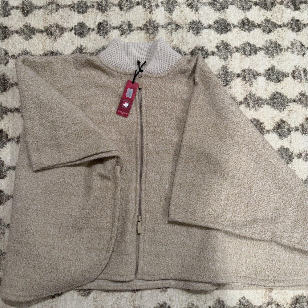 Canada Weather Gear Cream Zip-Up Jacket Shawl